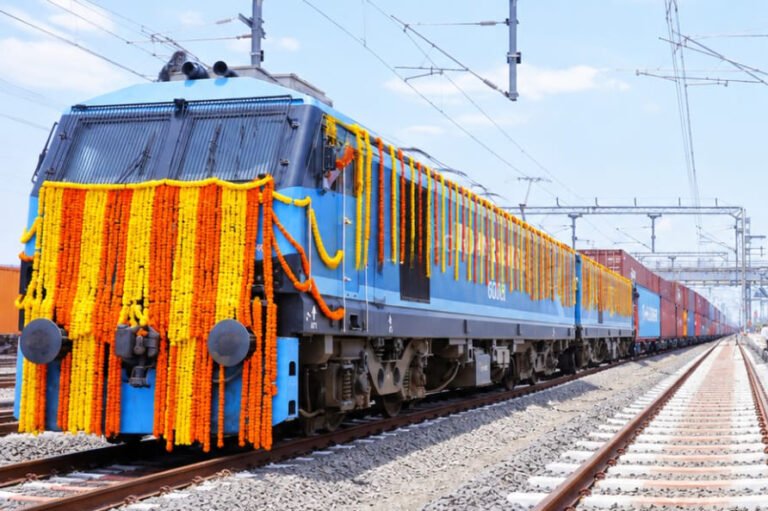 भारताच्या वाहतूक क्रांतीची नवी दिशा आणि लॉजिस्टिक्स क्षेत्रातील सुवर्णपर्व